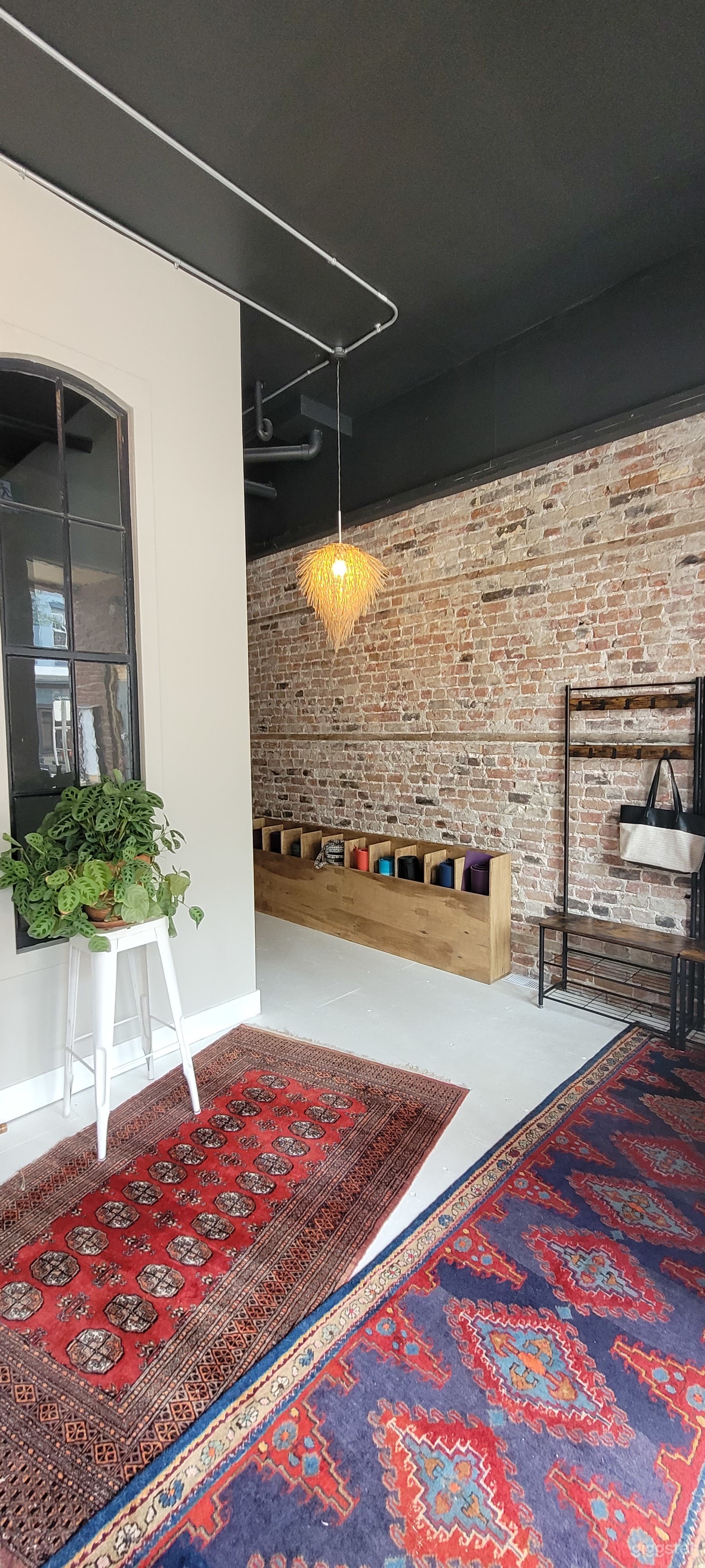 Main reception leading to hallway