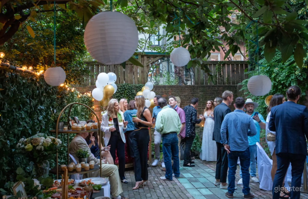 Charming Open Paved Garden in Brooklyn Photo 2