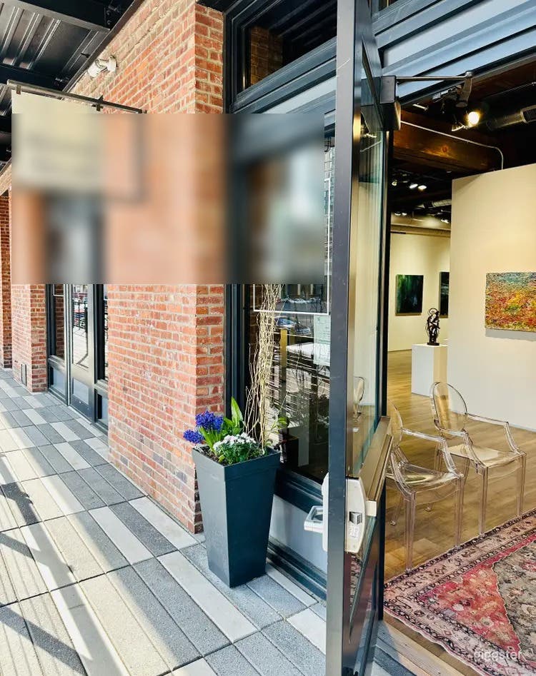  Contemporary Art Gallery for Film, Photography & Events 