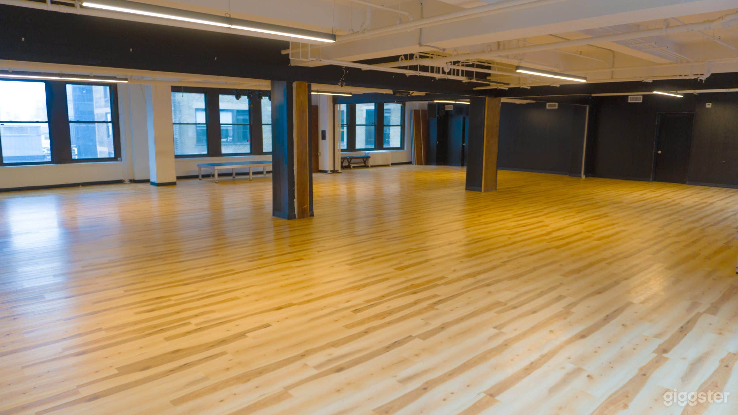 Vibrant Open Floor Studio for Events/Production (Full Space) Photo 2
