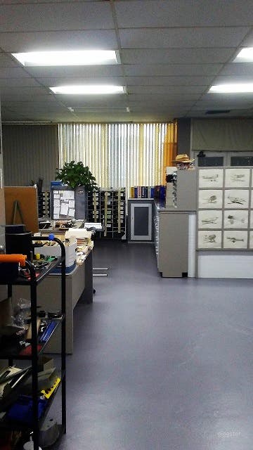  Spacious Warehouse/office/ and private parking. 