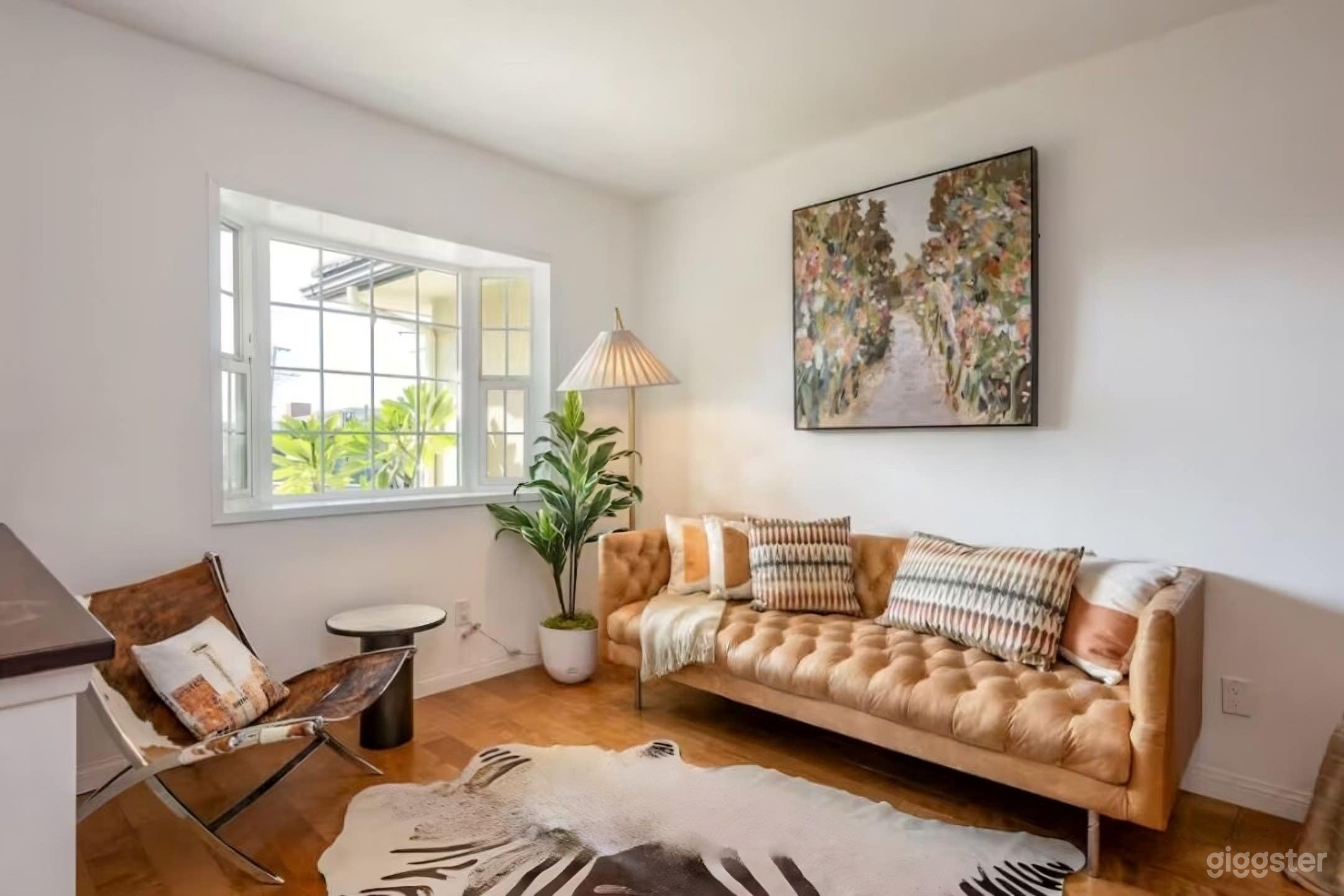 Creative-Ready Modern Home with Flexible Interiors Photo 1