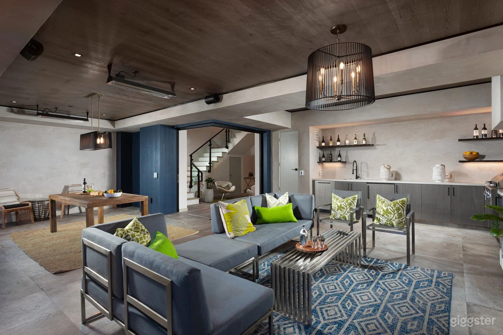 THE Serenity Modern Photo 1