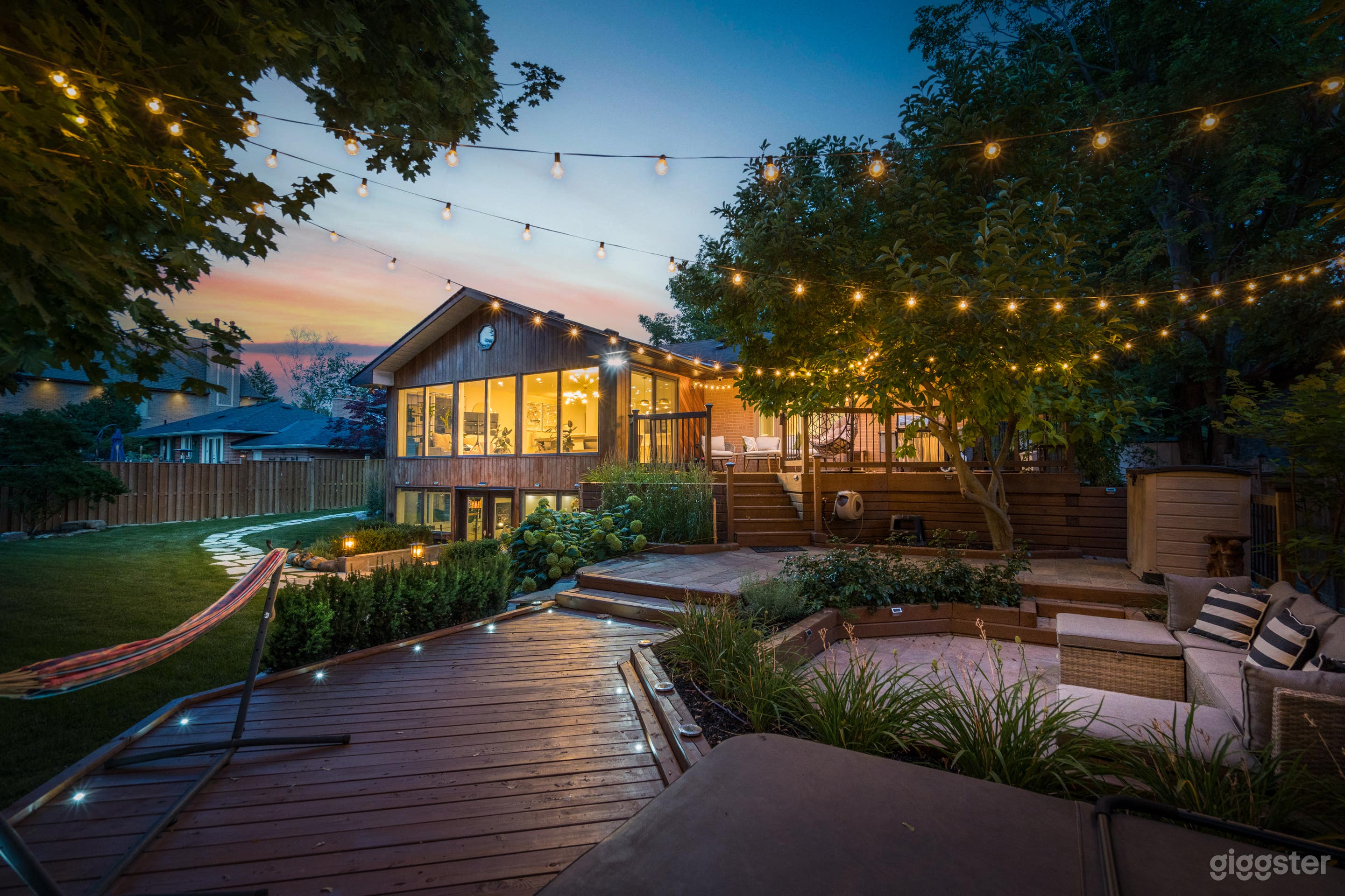 Magnificent 4bedroom Villa w/HotTube in S.Richvale Photo 1