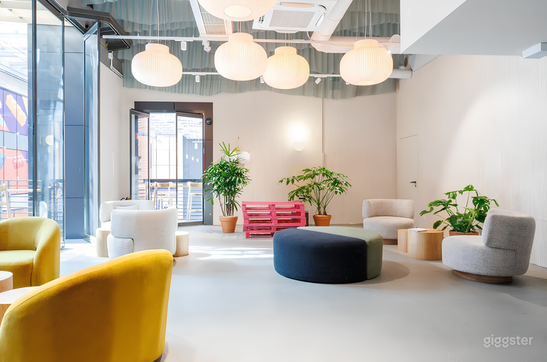  Schicke Balkonlounge / Erster Stock 