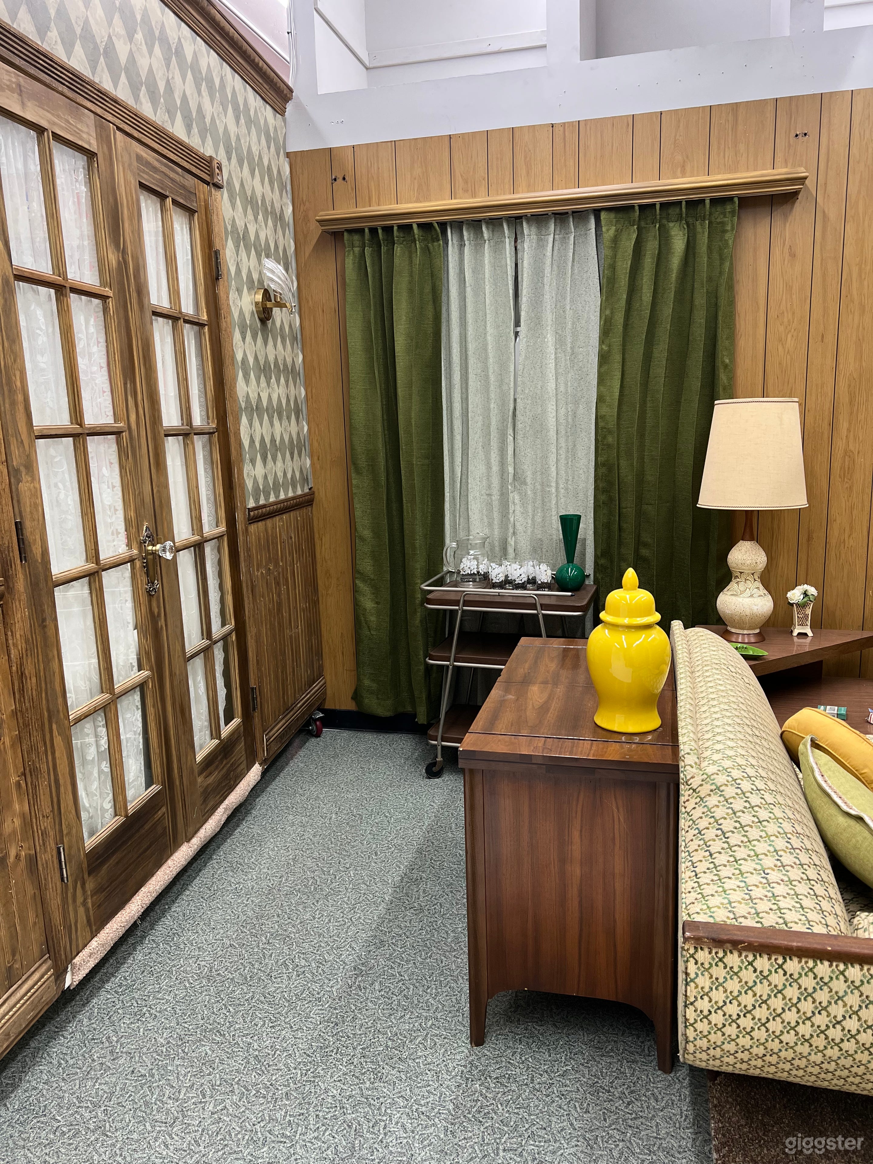 1950's Vintage Living Room (Production Studio) Photo 2