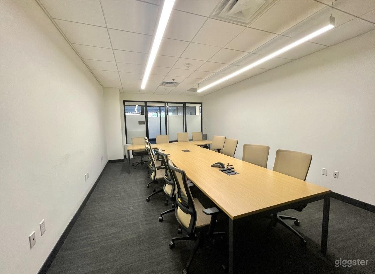 Fully Equipped Large Conference Room in RTP Photo 1