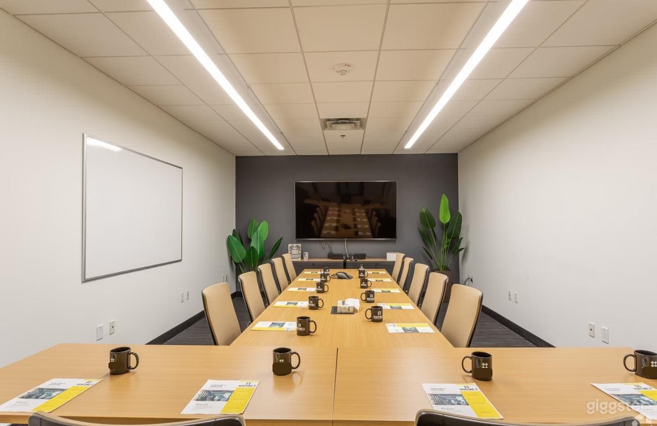 Fully Equipped Large Conference Room in RTP Photo 4
