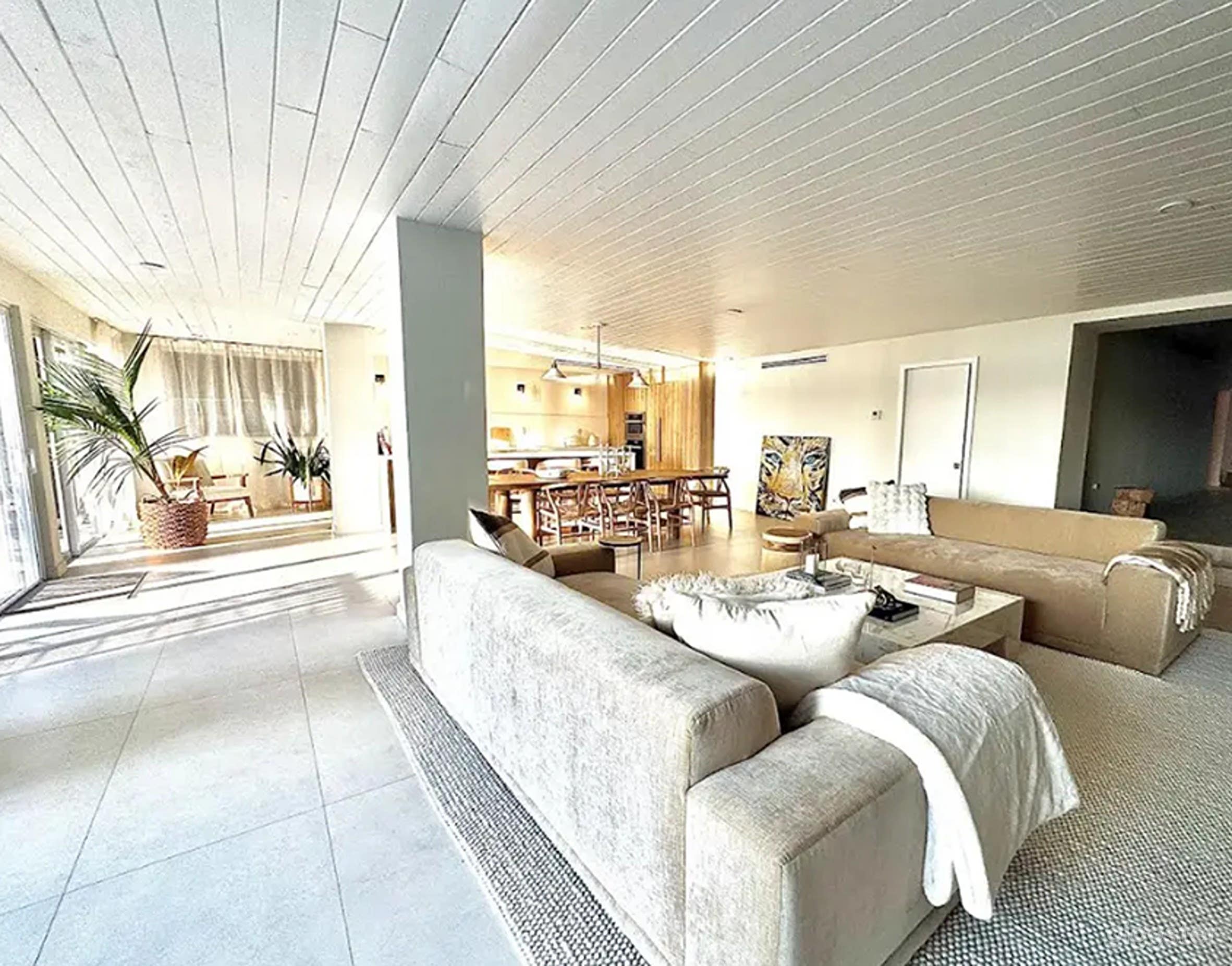 Sprawling 7-Bedroom Luxury Home (House Only) Photo 2