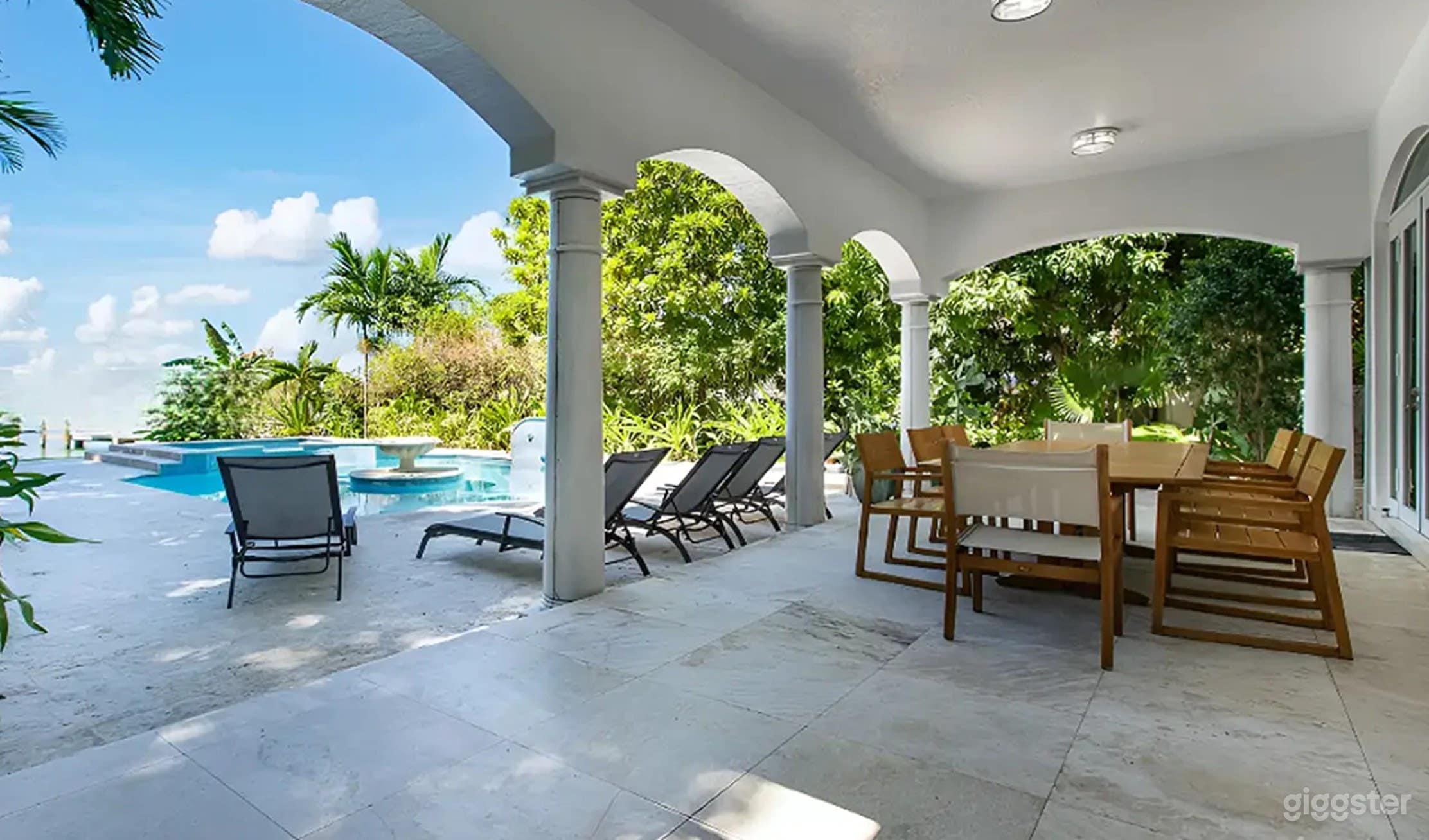 Sprawling 7-Bedroom Luxury Home (House Only) Photo 4