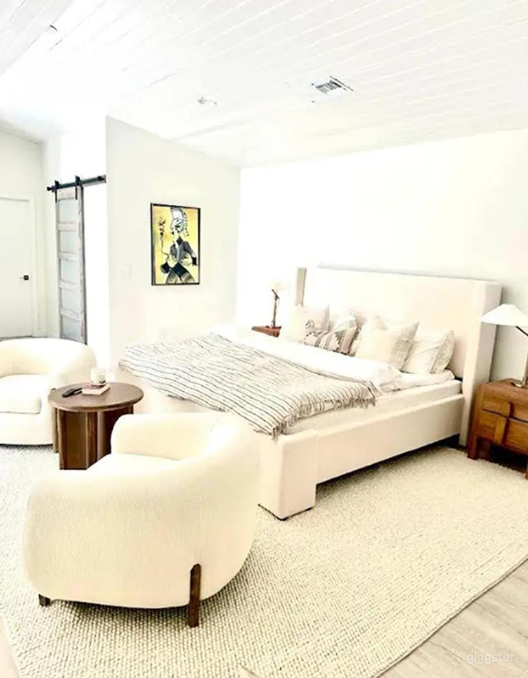  Sprawling 7-Bedroom Luxury Home (House Only) 