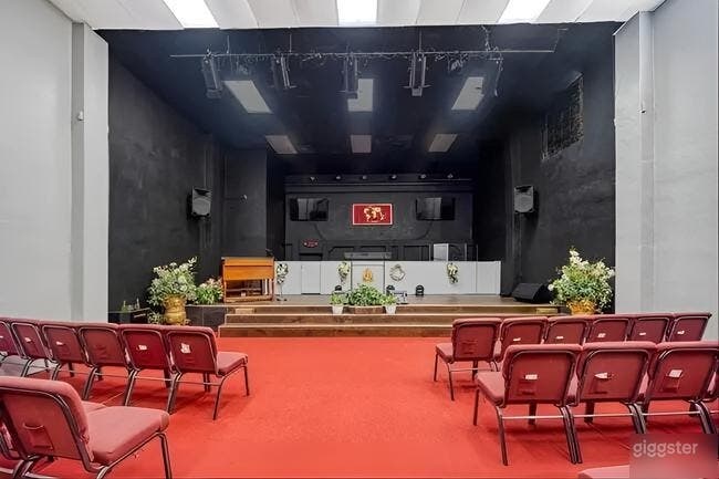 MAIN SANCTUARY Photo 2