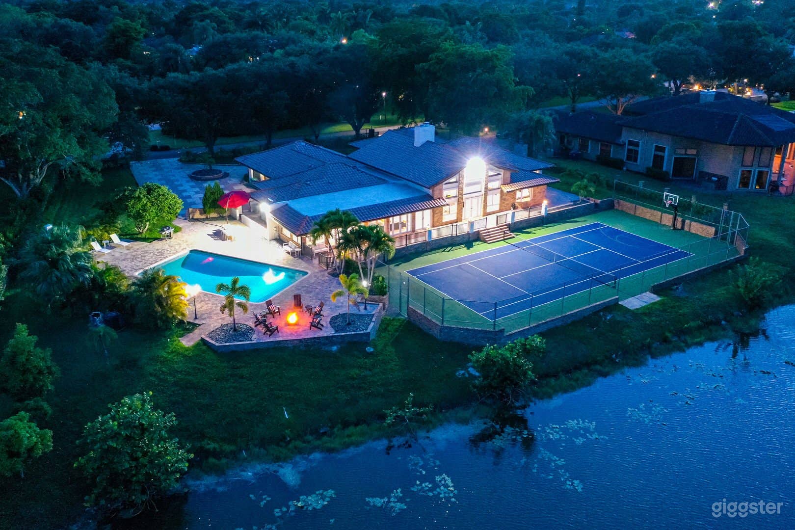 #4205 A Tranquil waterfront estate with Pool Tennis Pickleball and basketball  court Photo 3