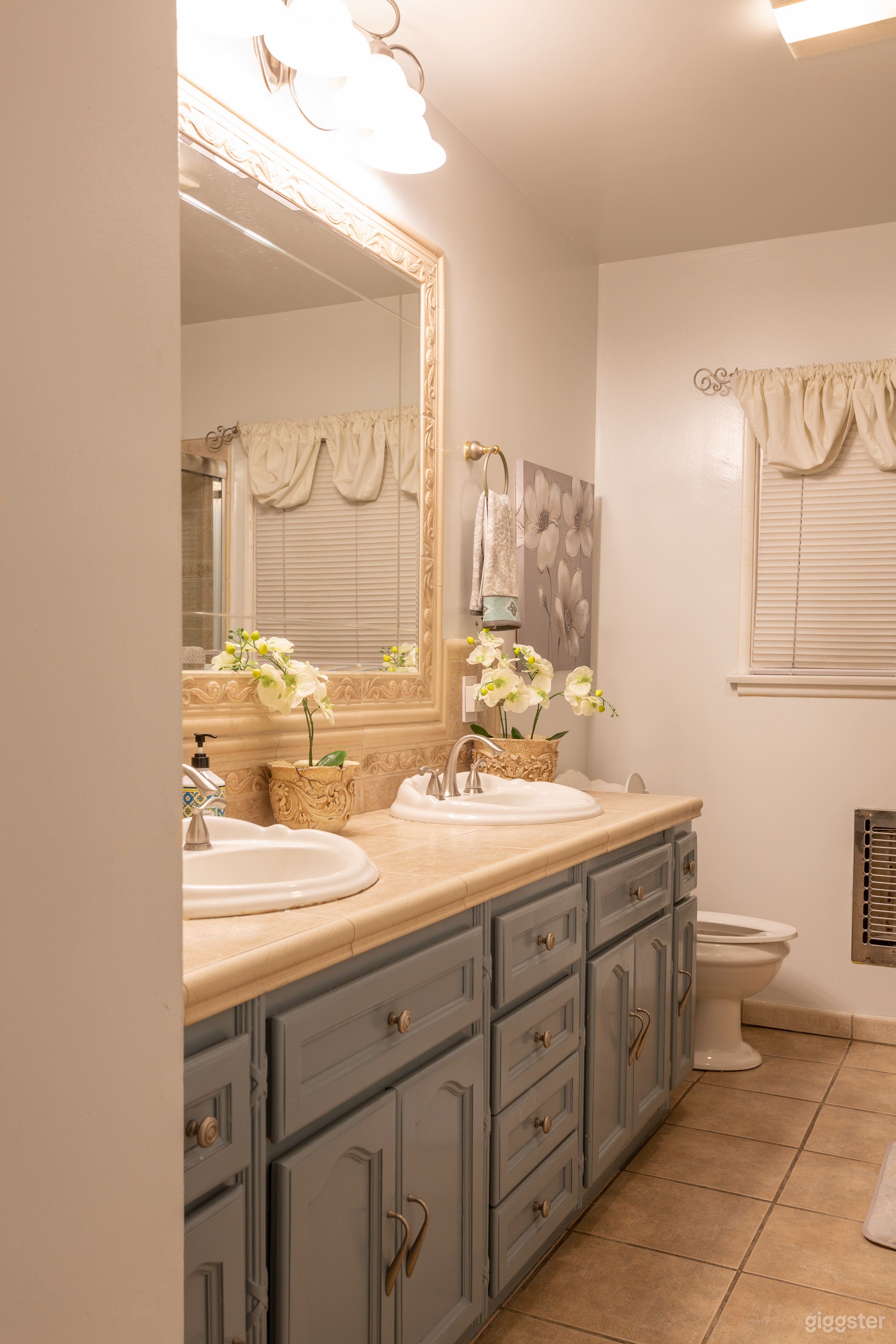 Suburban Home with Beautiful Backyard Photo 4