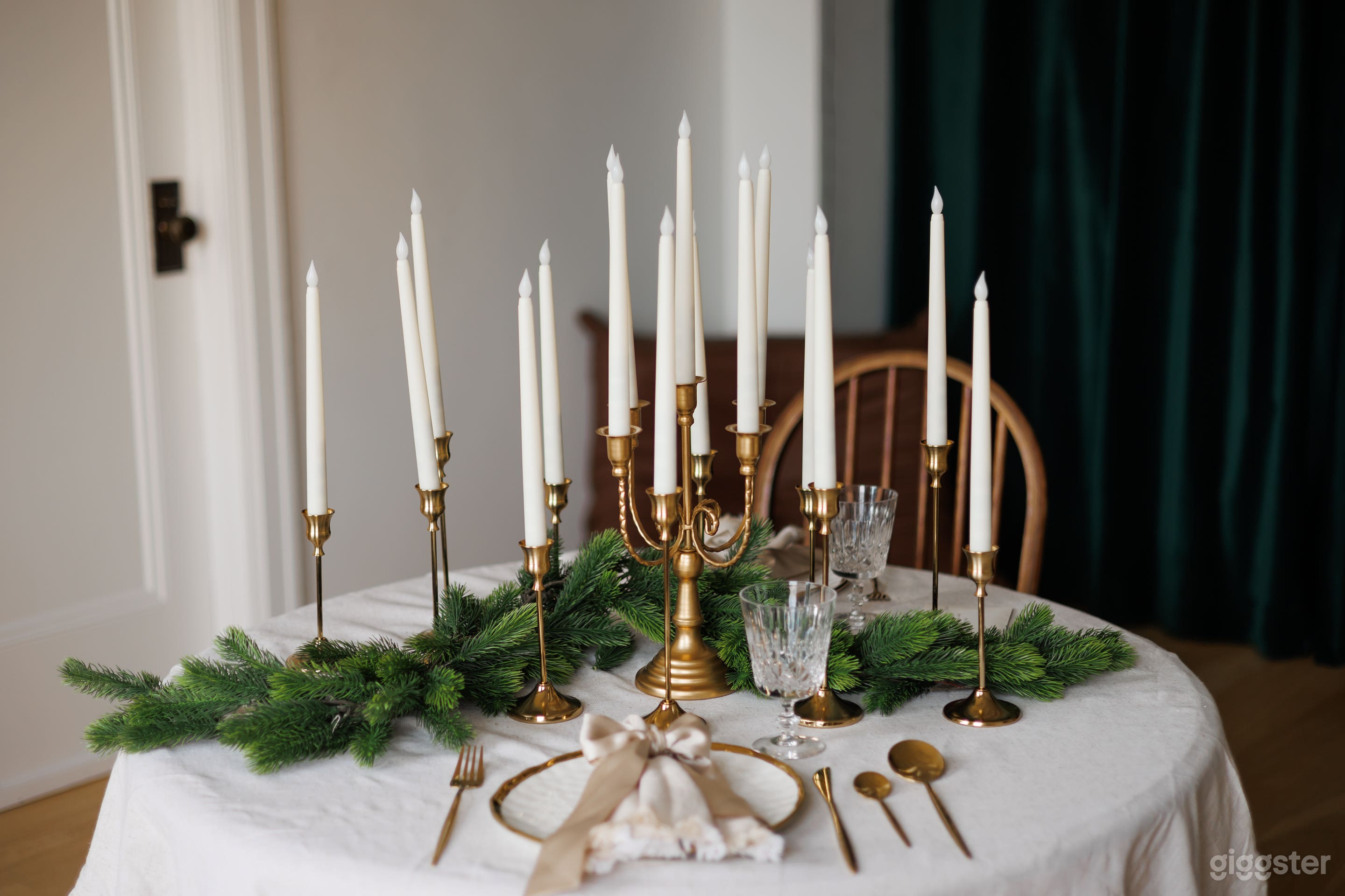 Christmas Decor Studio, Downtown Vancouver Photo 4