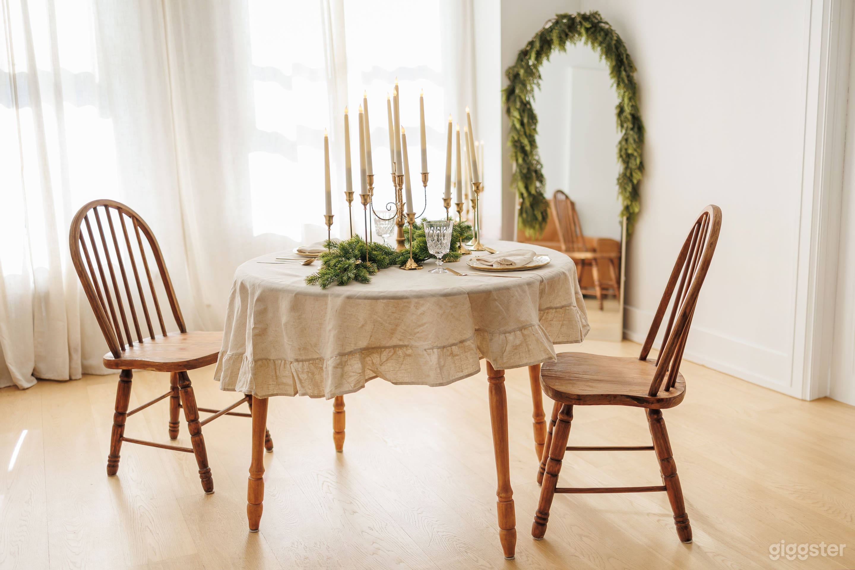 Christmas Decor Studio, Downtown Vancouver Photo 3