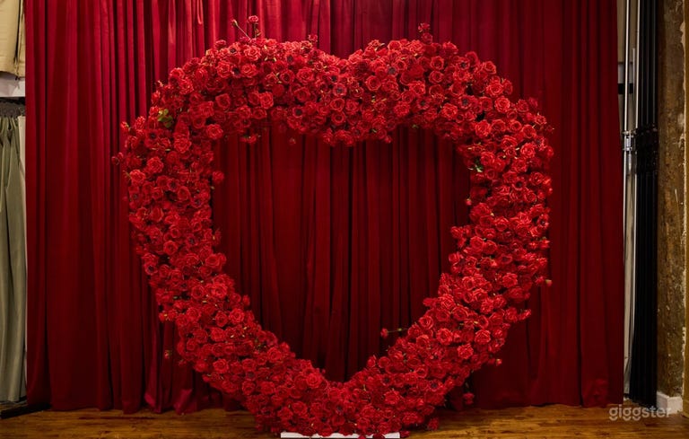  SPACIOUS STUDIO | FREE LIGHTING EQUIPMENT & PROPS  