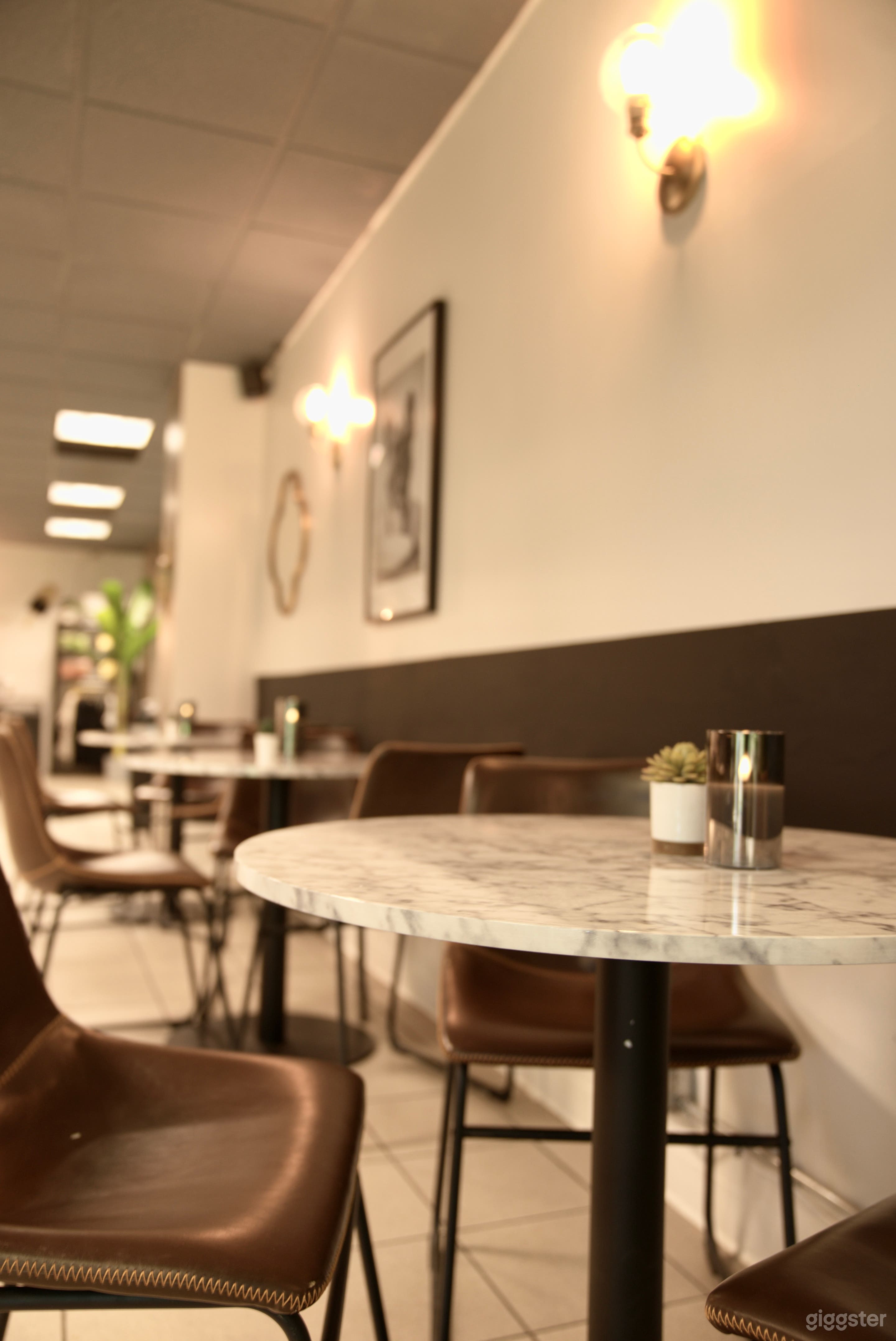 Large Beverly Hills/Carthay Circle Café Space  Photo 2