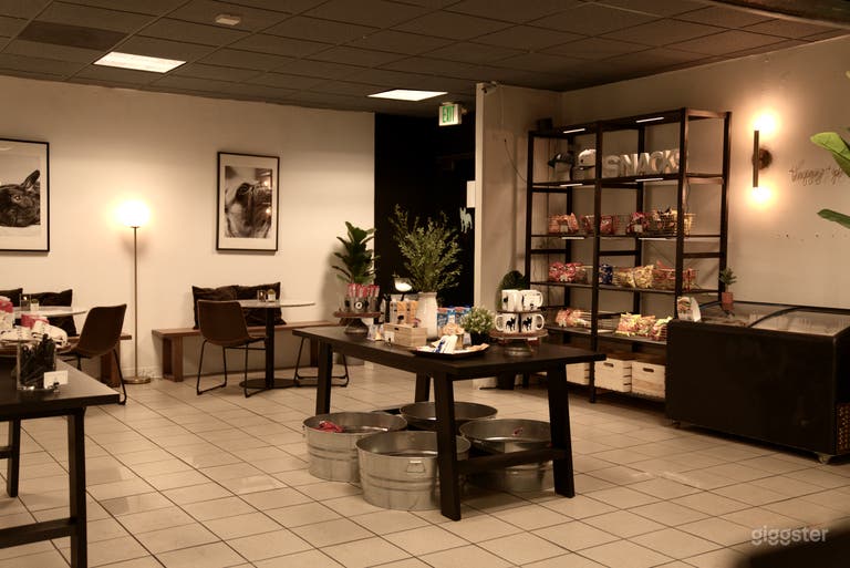  Large Beverly Hills/Carthay Circle Café Space  