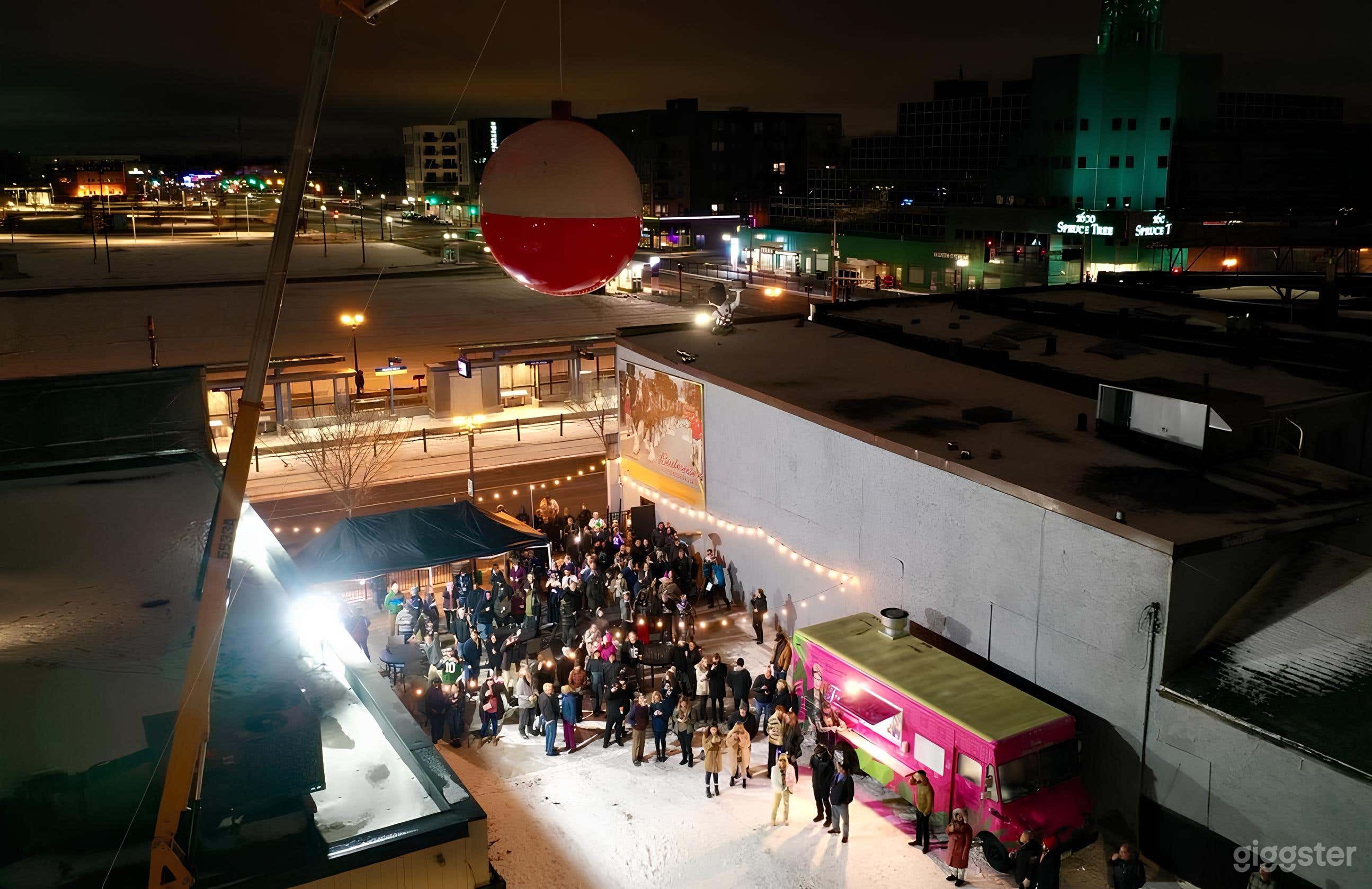 Old School Dive Bar for Parties & Film Shoot (Entire Space) Photo 1