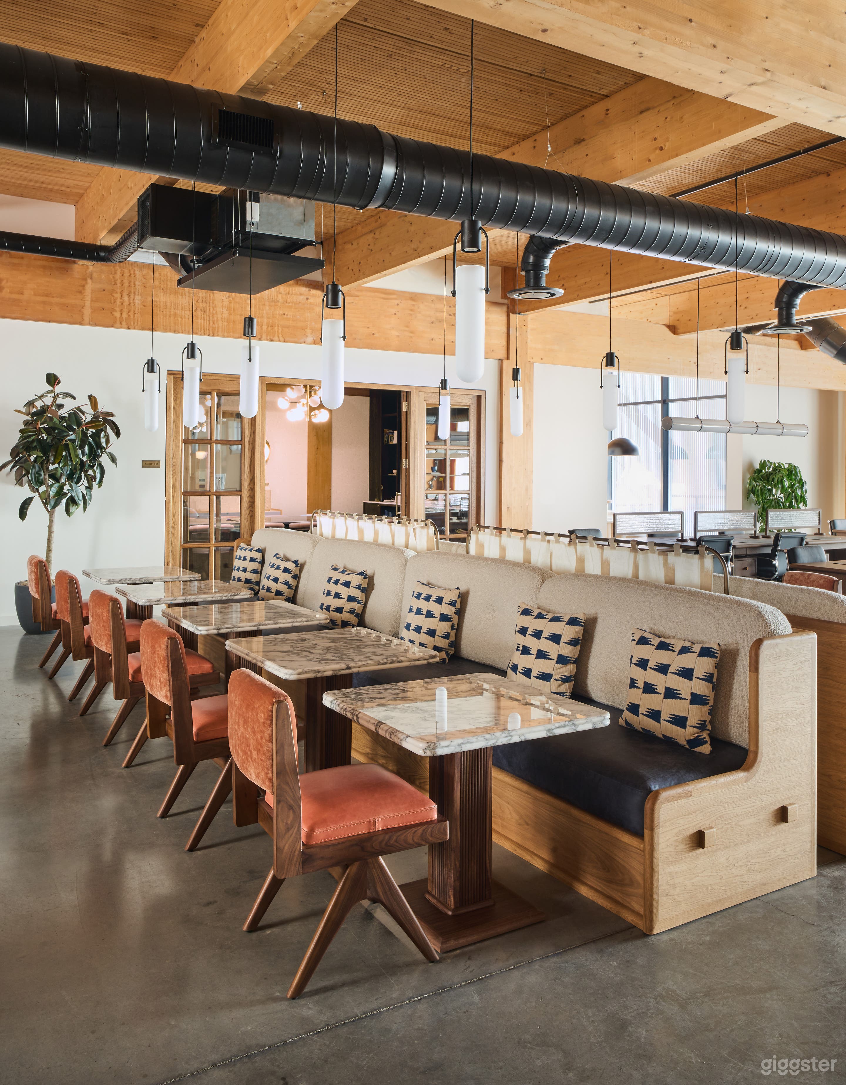 Full Buyout of Space Photo 2