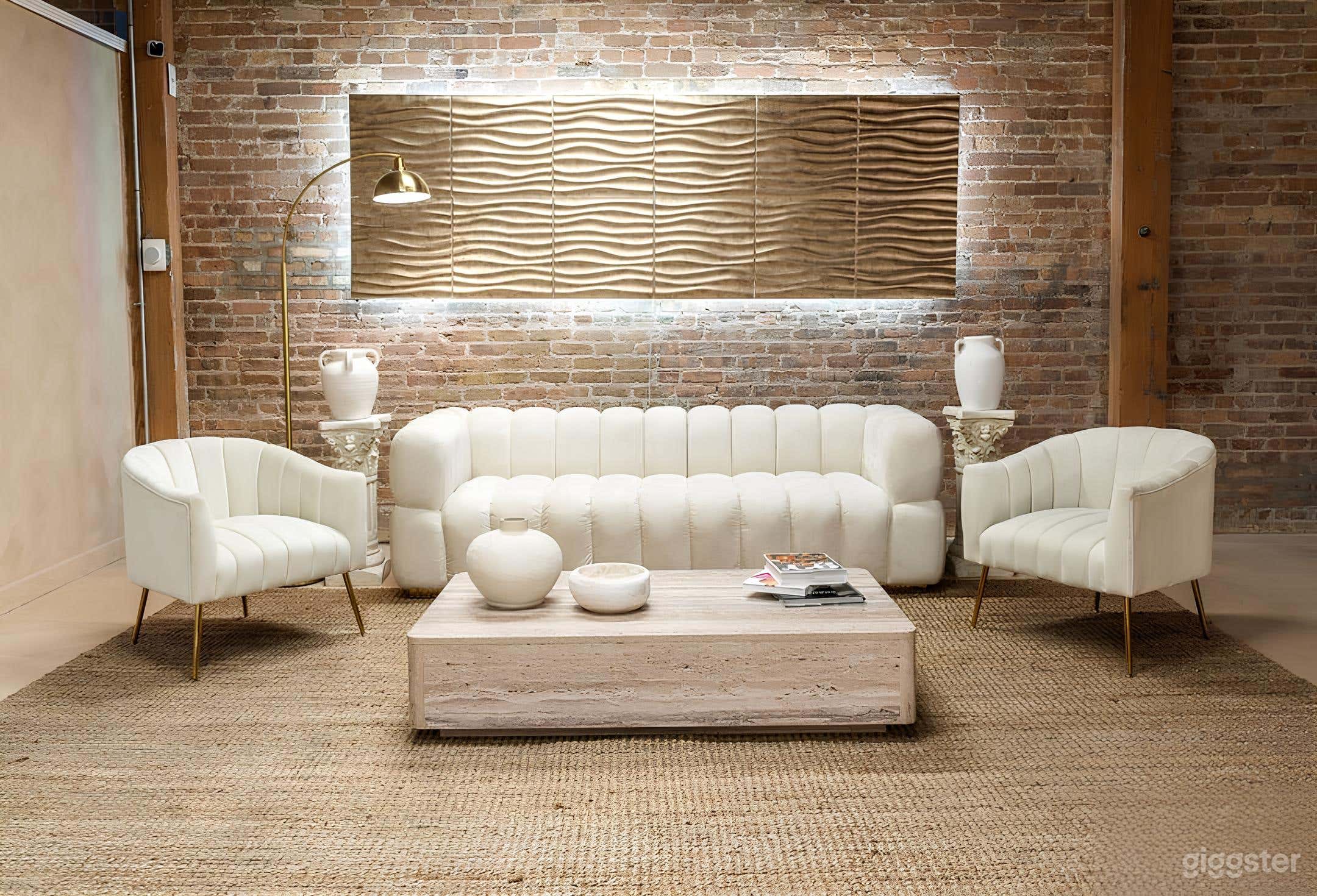 Mediterranean Style Studio Photo 2