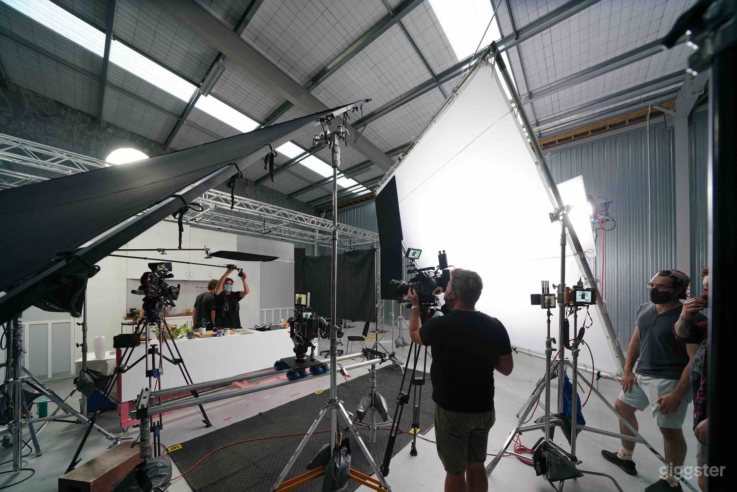 Fully-Equipped | Top Notch Virtual Production Space Photo 3