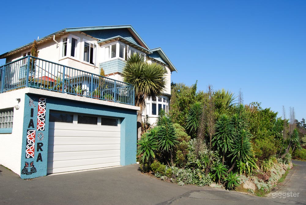 Spacious and Well Kept Bed &amp; Breakfast Photo 1