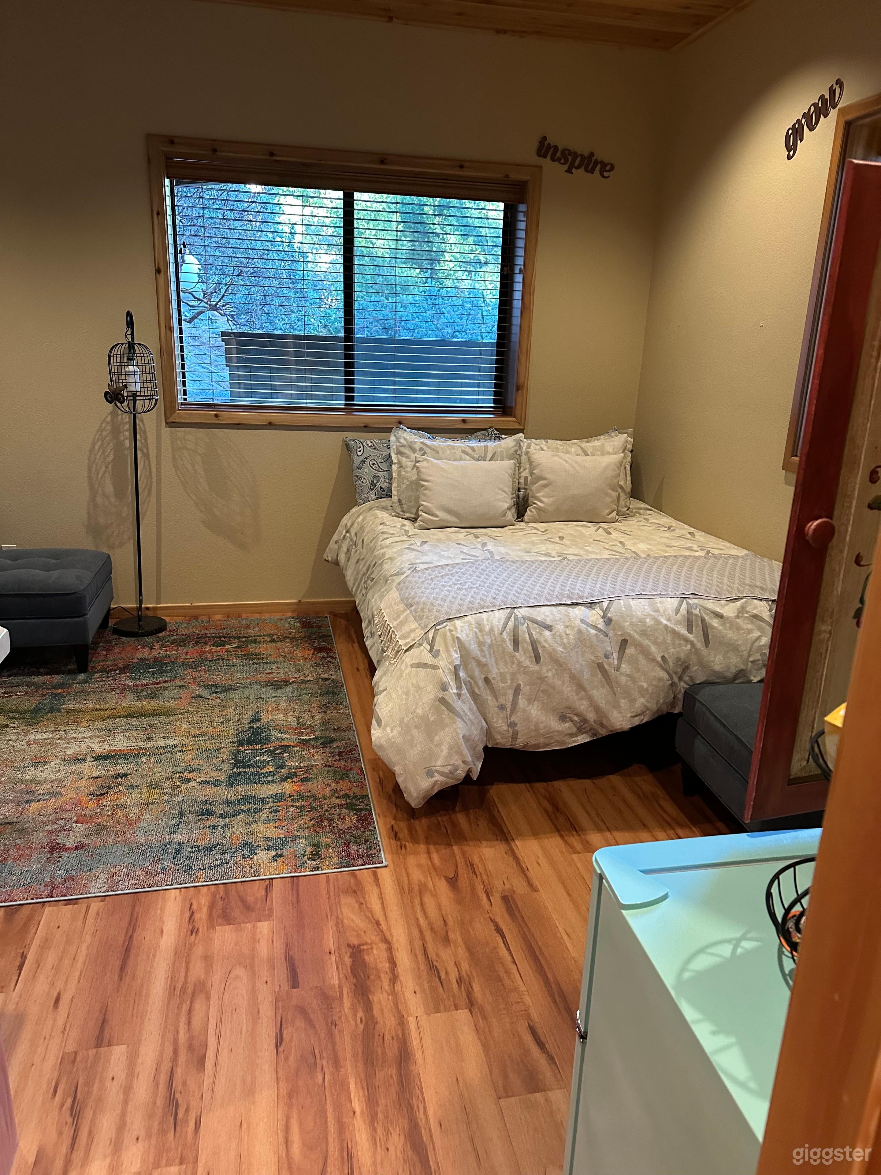 Studio Apartment Photo 1