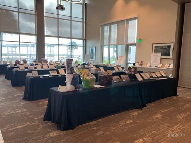 Modern Park View Room Photo 3