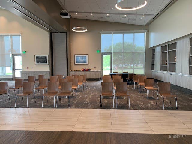 Modern Park View Room Photo 1