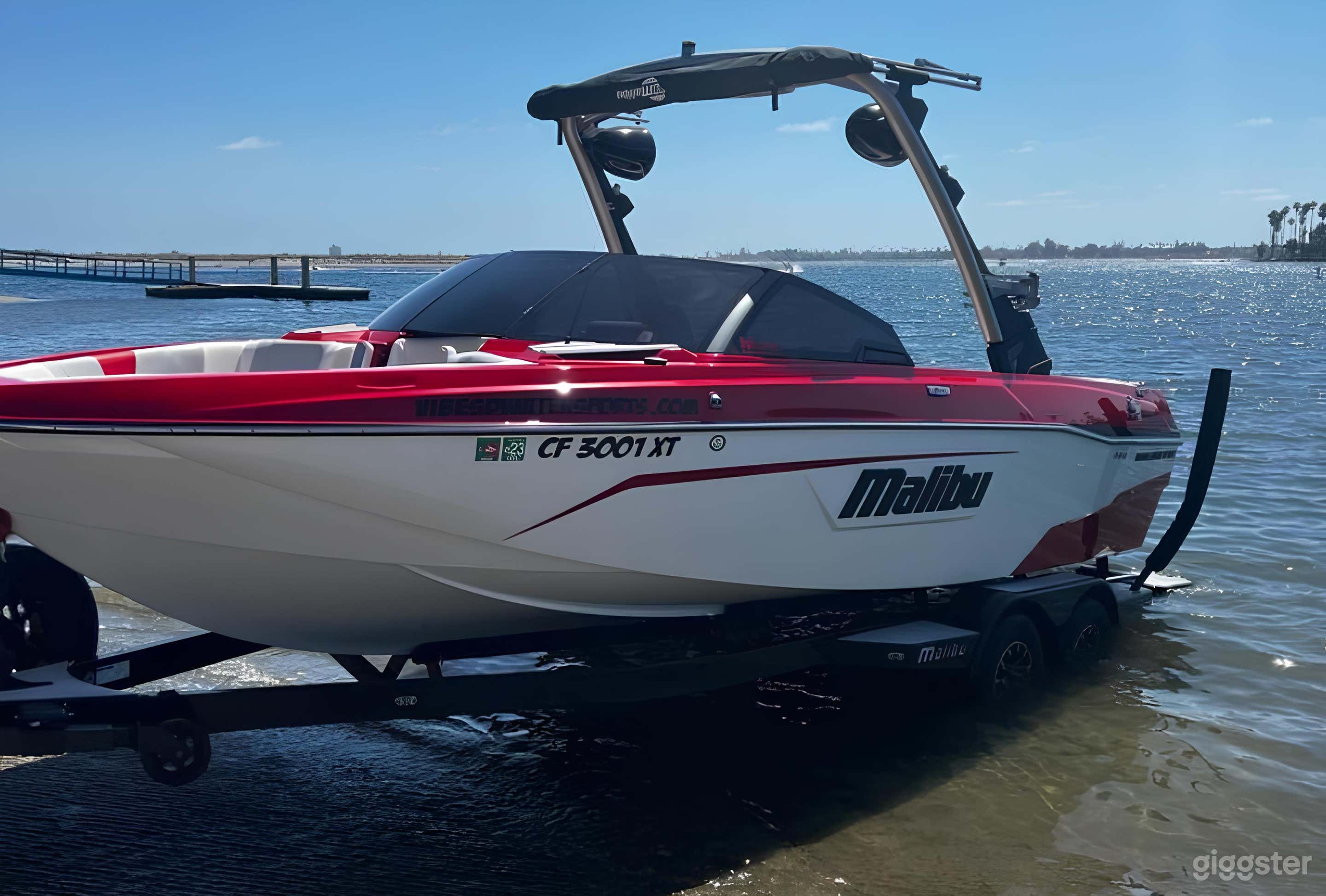 Perfect Sized Boat Malibu LSV 23 Photo 4