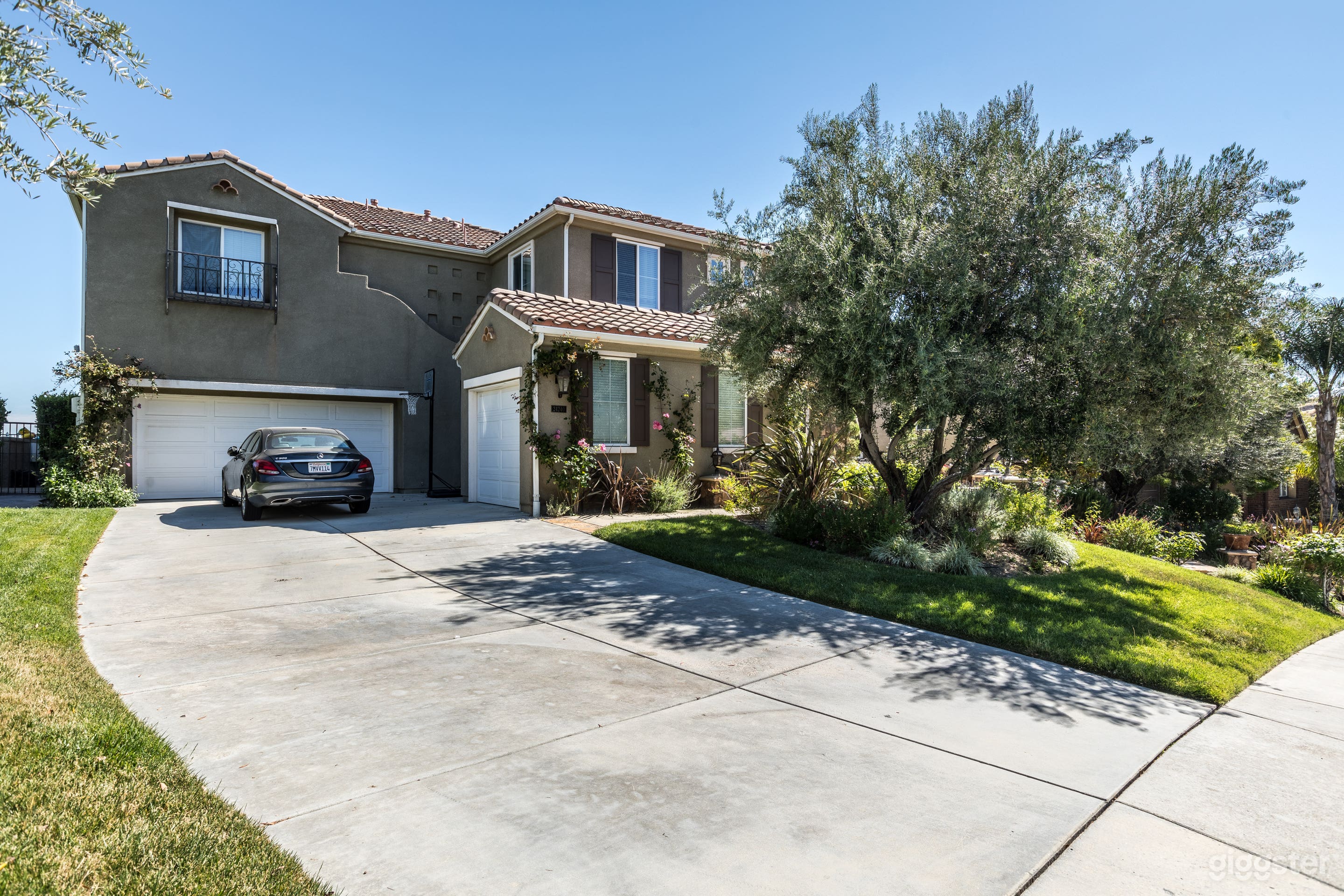 Fabulous Mediterranean Home with a View  Photo 4