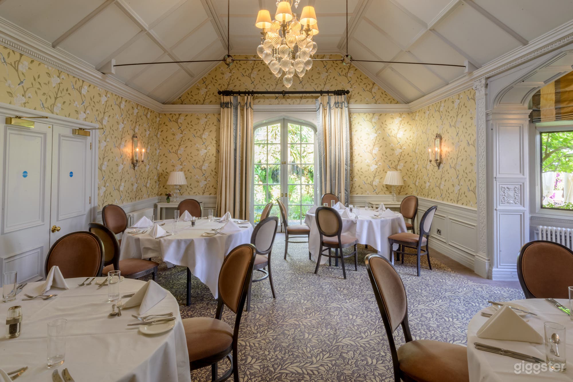 The Four Seasons Room Photo 1