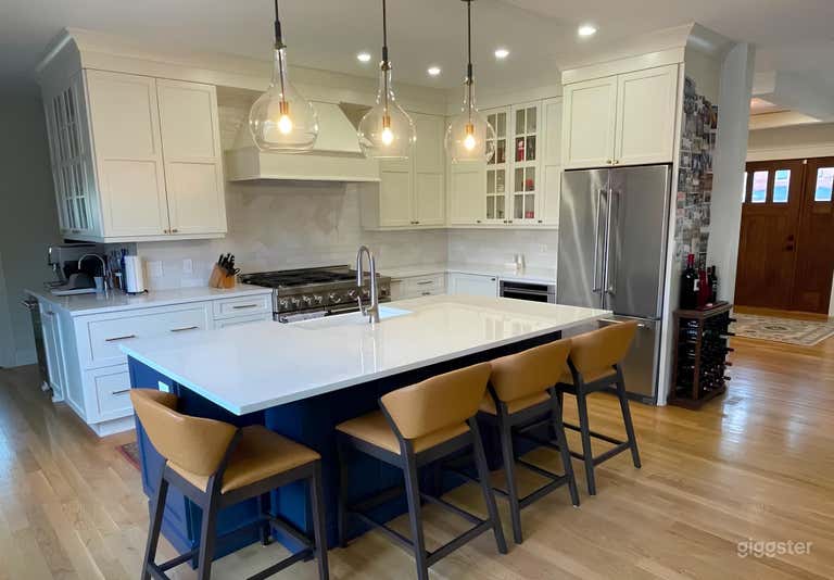  Modern, Light-Filled Home with Versatile Spaces 