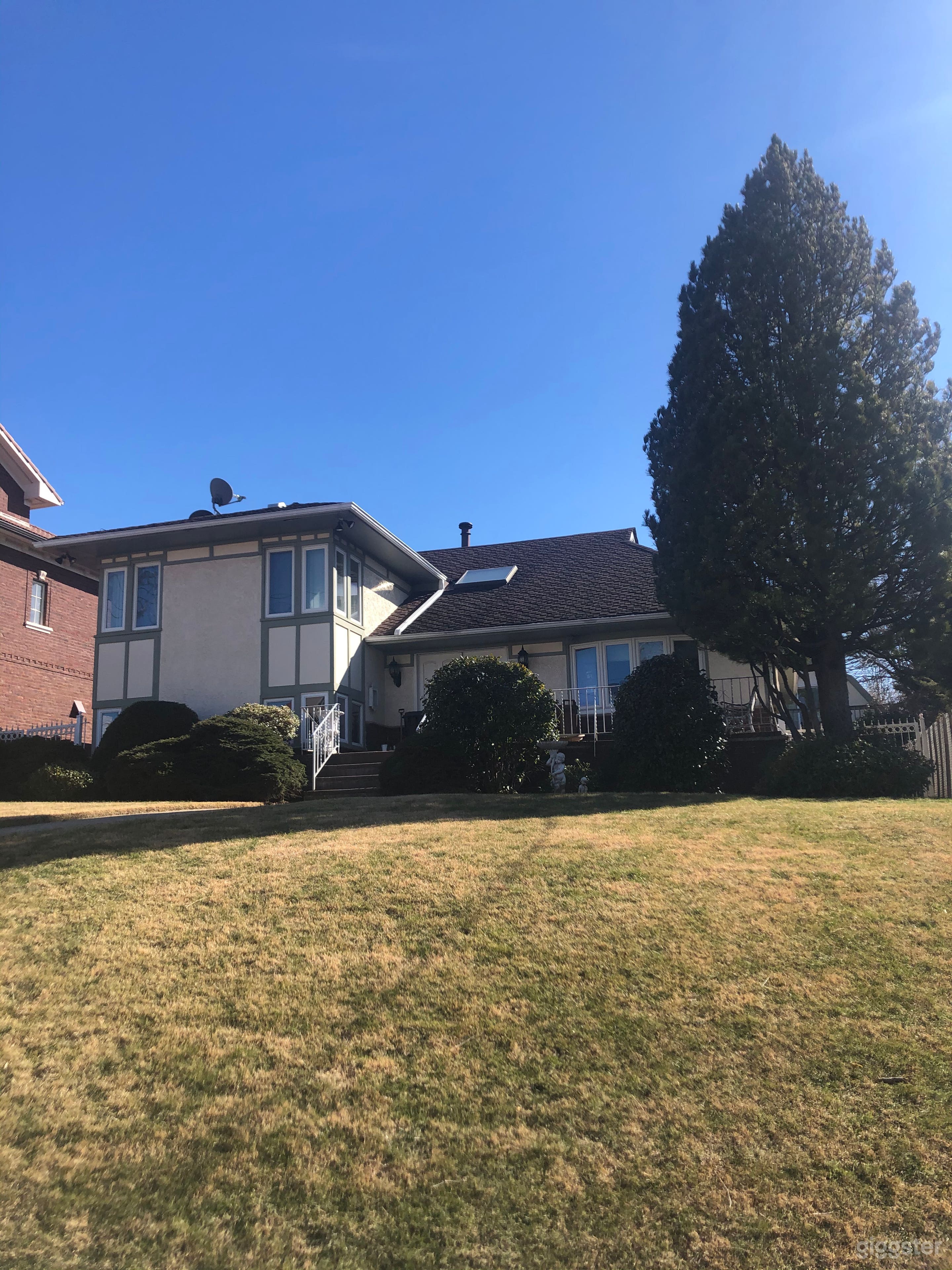 10 thousand square feet. Beautiful home w water view.