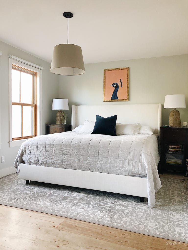  4,000 Sq Ft Open Modern Farmhouse w/ Parking 