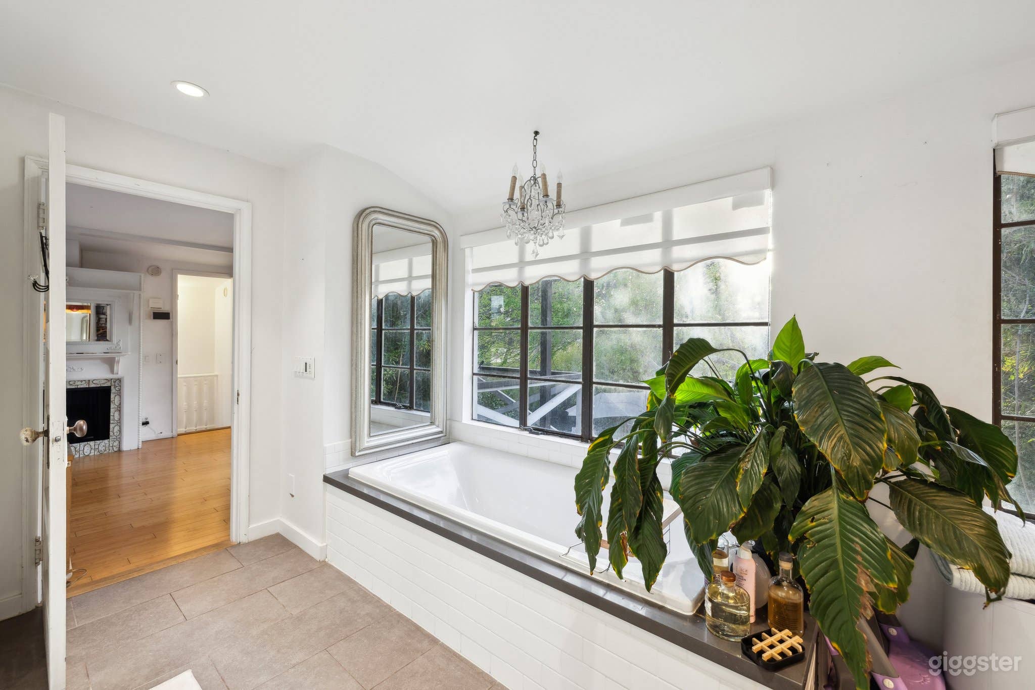 Beautiful Ranch House in the middle of the city  Photo 4