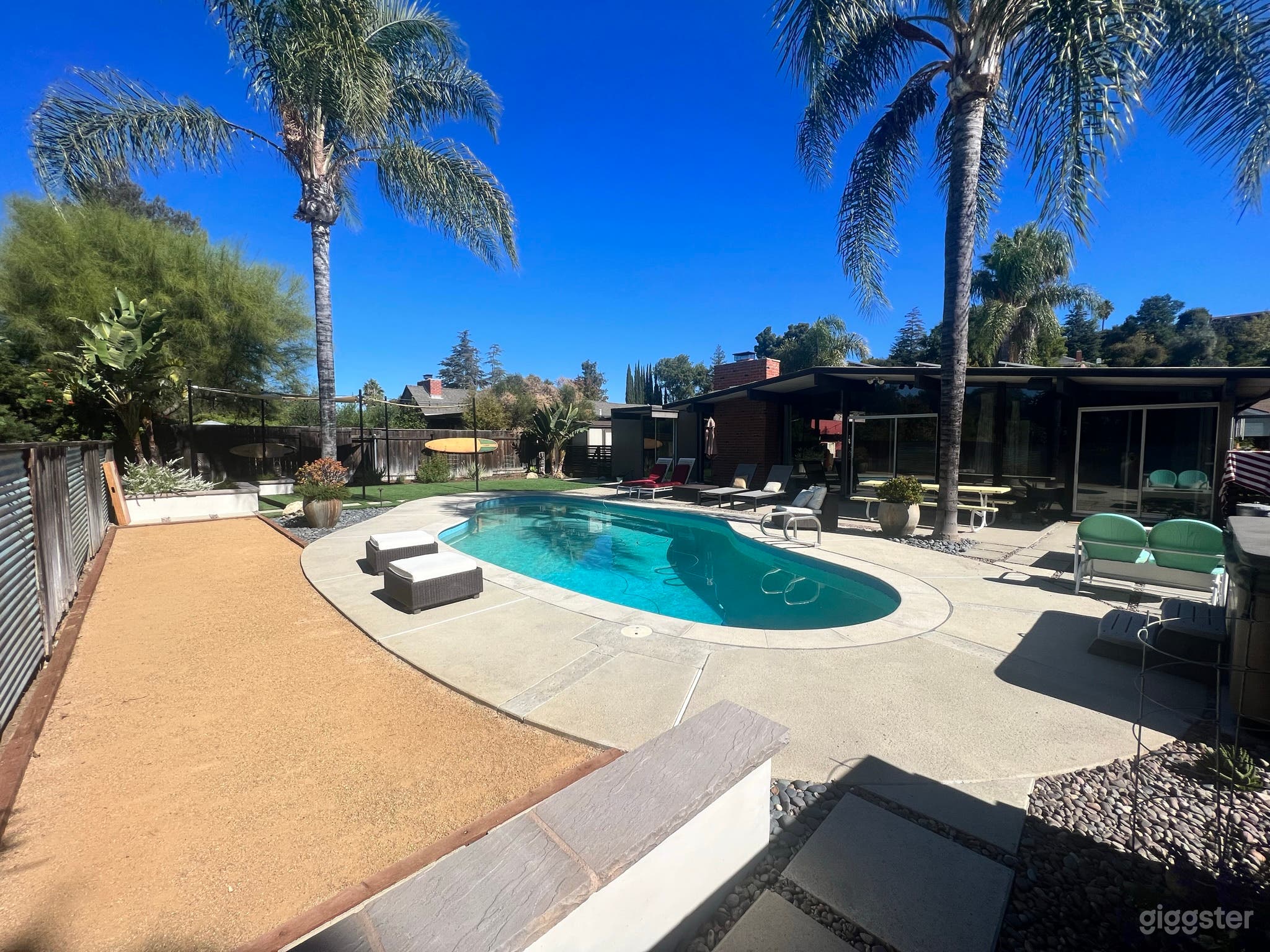 Amazing Family Home Photo 3