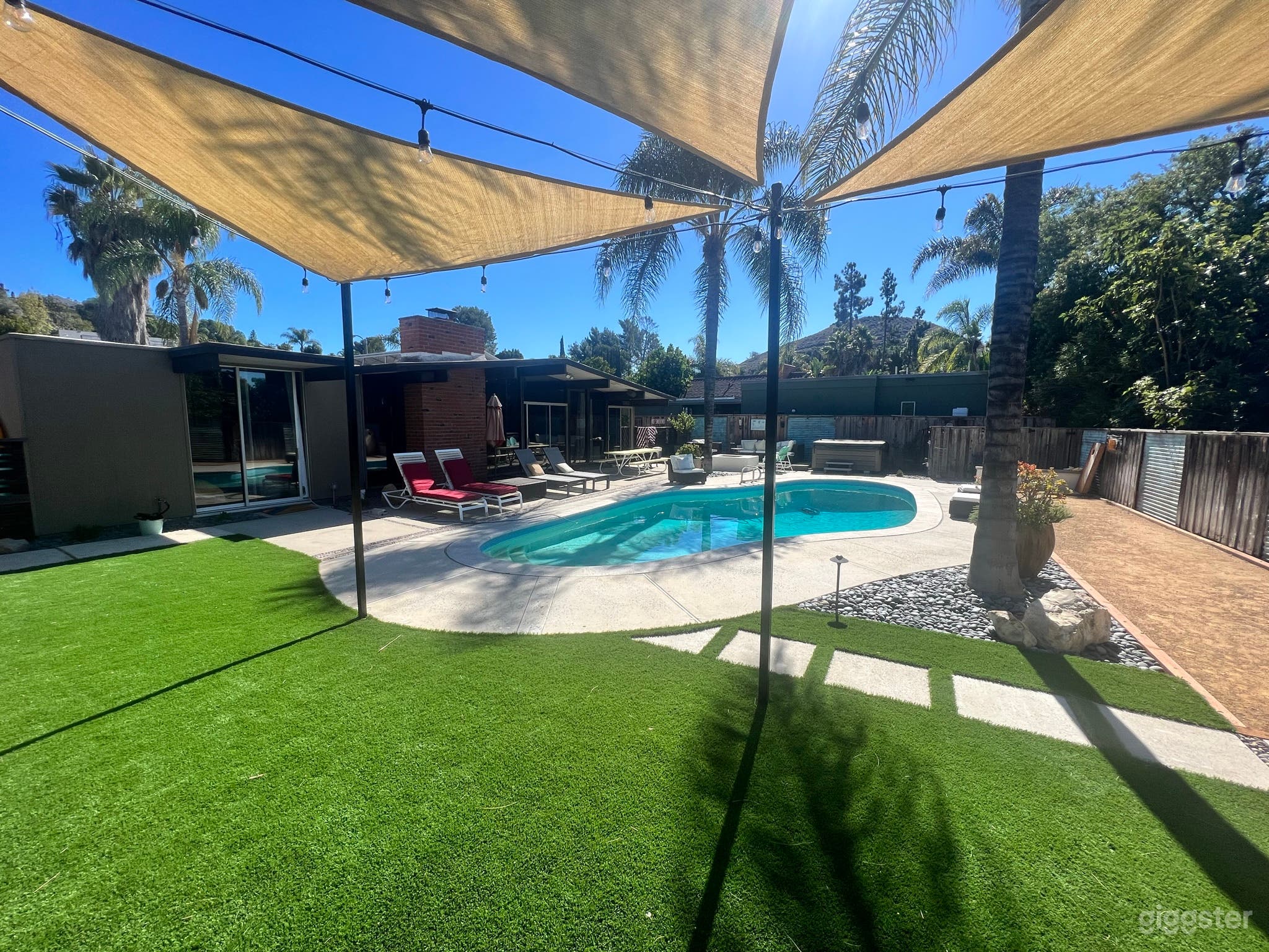 Amazing Family Home Photo 1