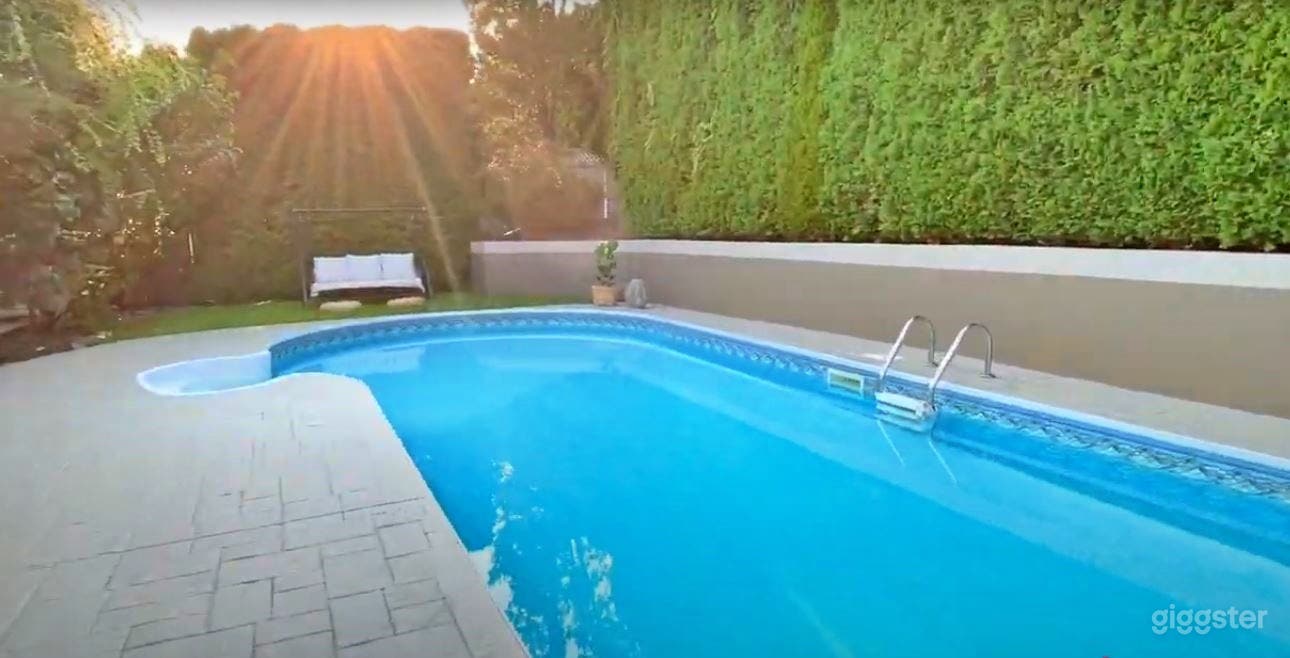 Private Estate Pool & Spa Oasis Photo 4