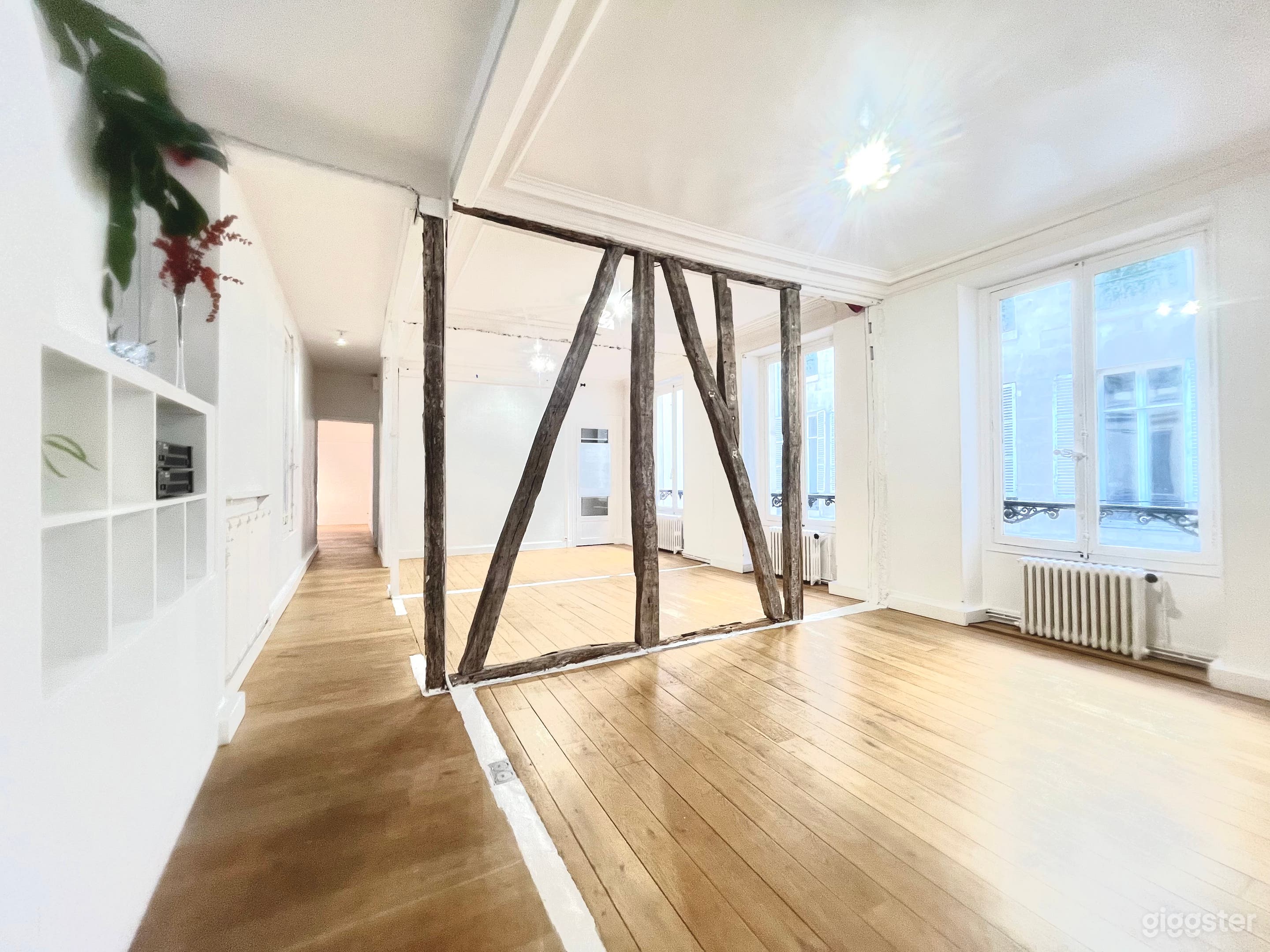 Photo de Superbe Showroom dans le Quartier de la Mode à Paris 3
