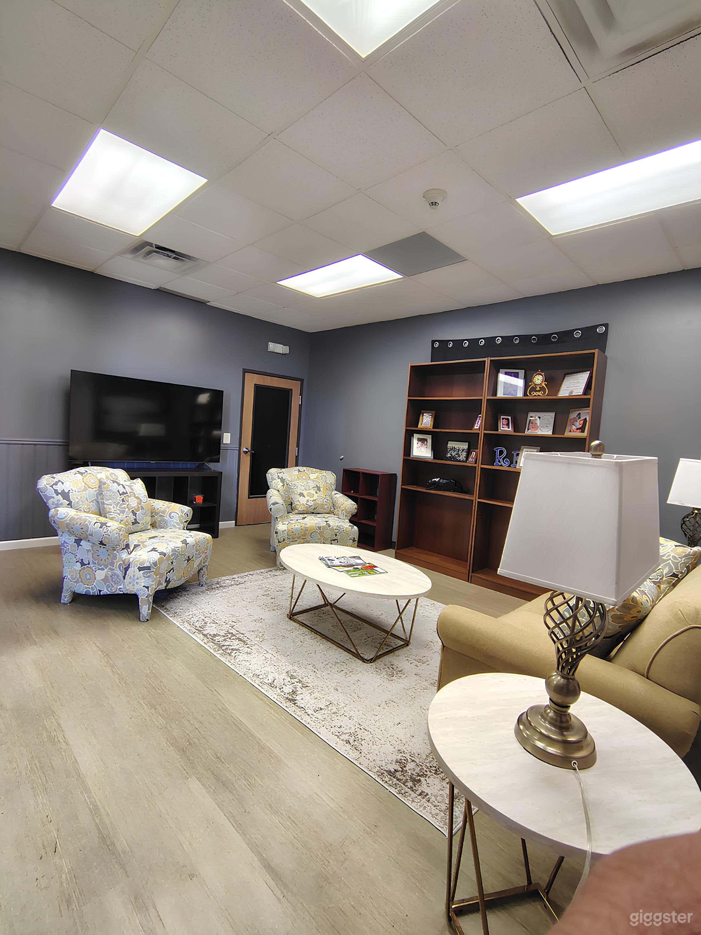 Dining Room, Living Room, and Kitchen Photo 4