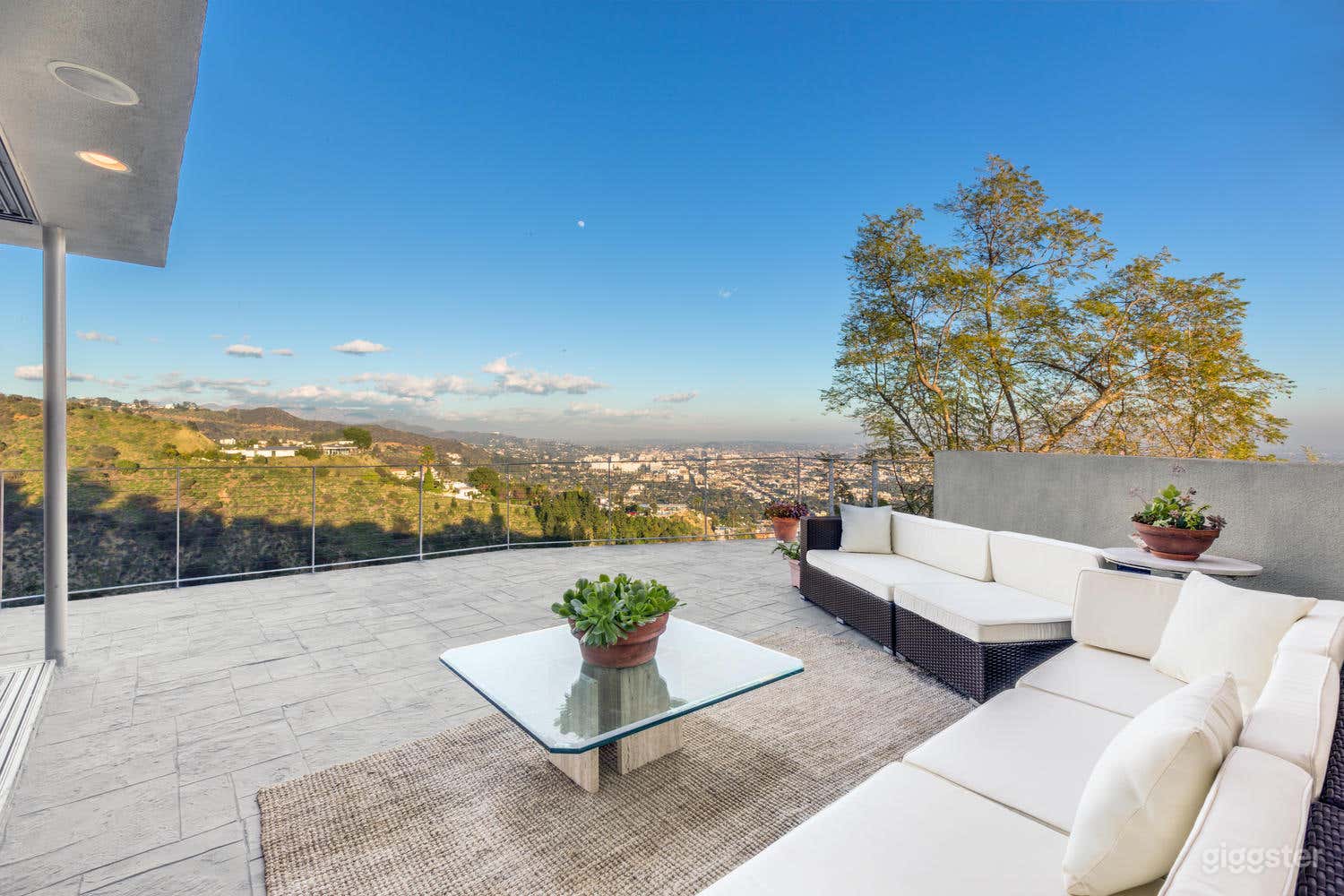 Hollywood Hills Mid Century Modern w/ Jetliner views Photo 1