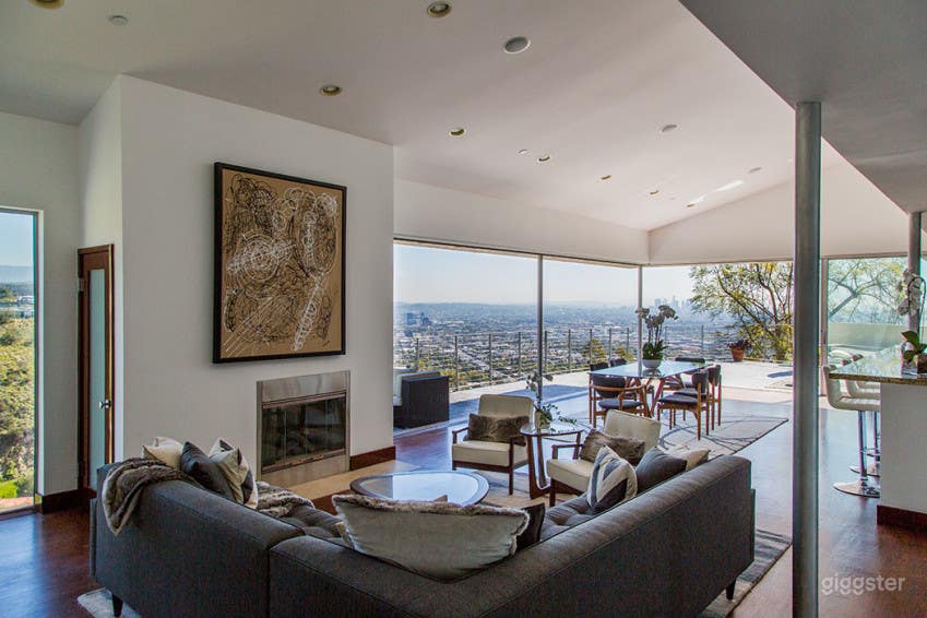 Hollywood Hills Mid Century Modern w/ Jetliner views Photo 2