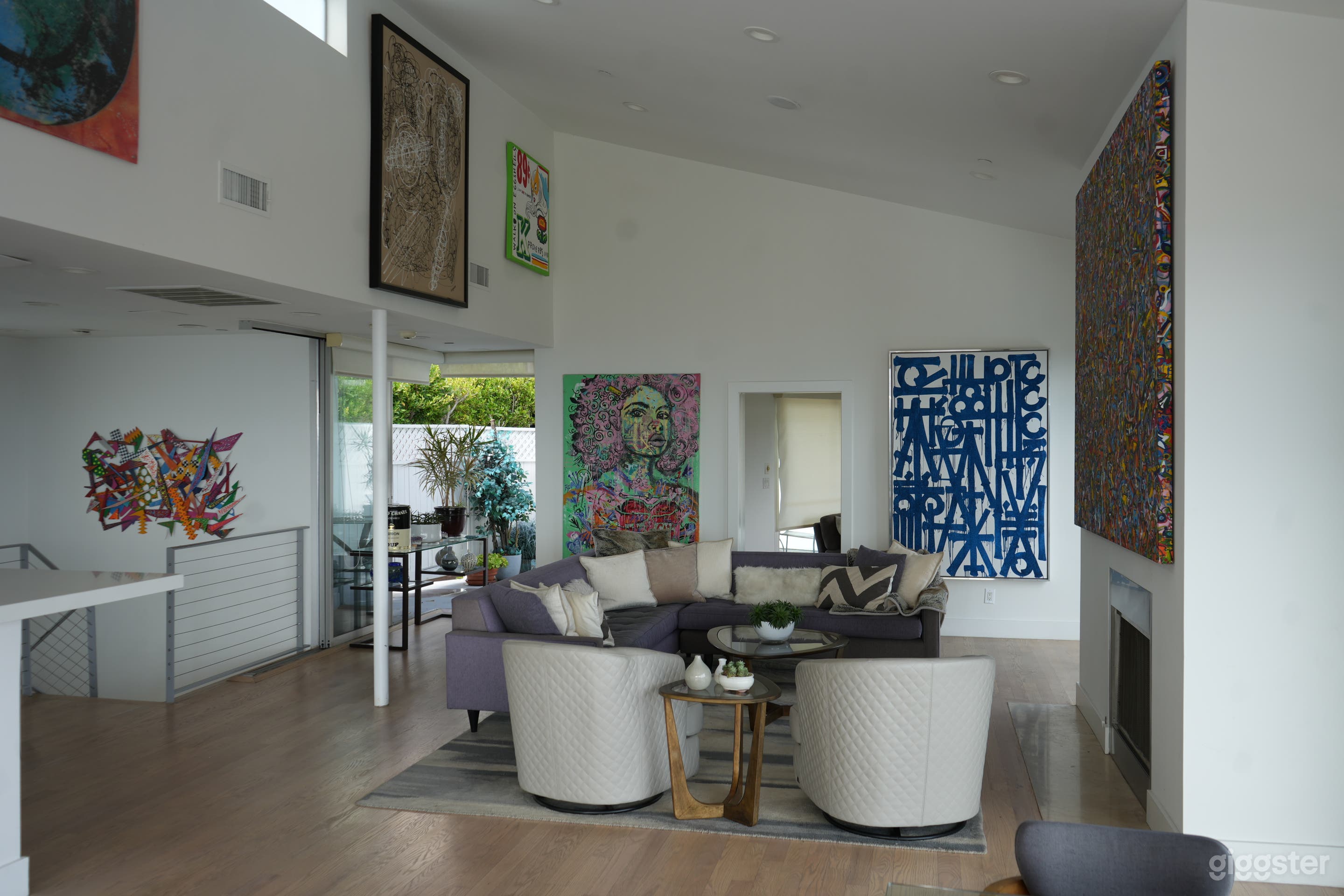 Hollywood Hills Mid Century Modern w/ Jetliner views Photo 4