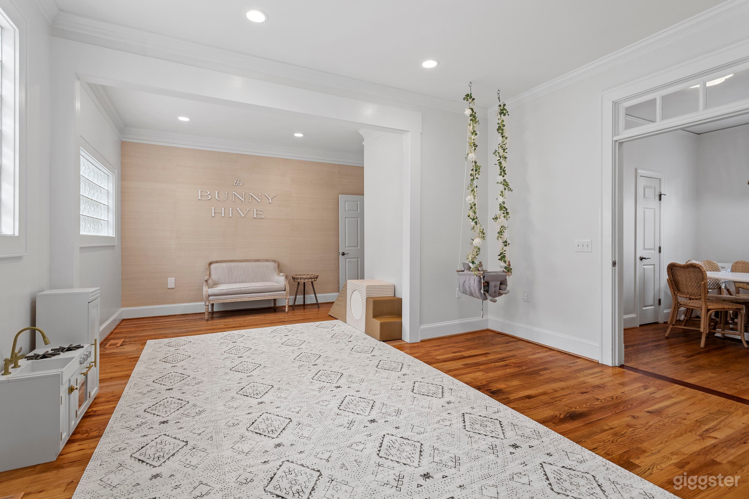 Event rental and natural light studio Photo 2