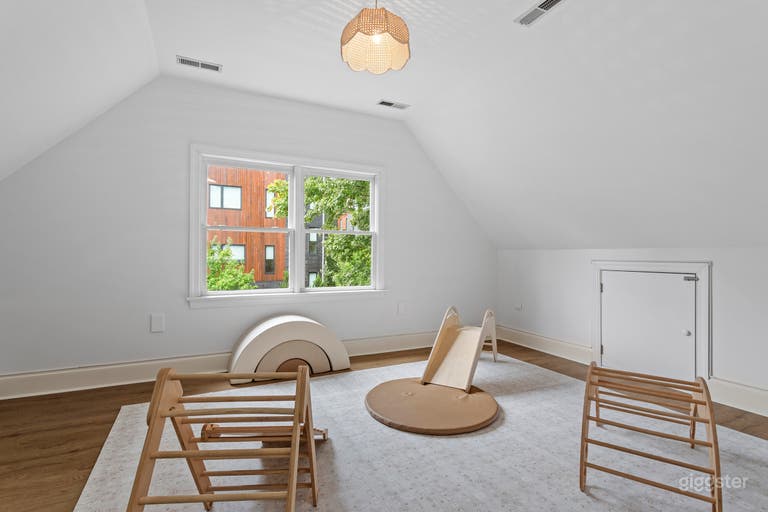  Event rental and natural light studio 