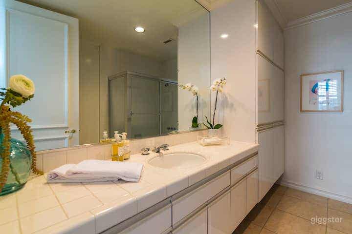 Malibu Custom Beach House on Private Beach Photo 3