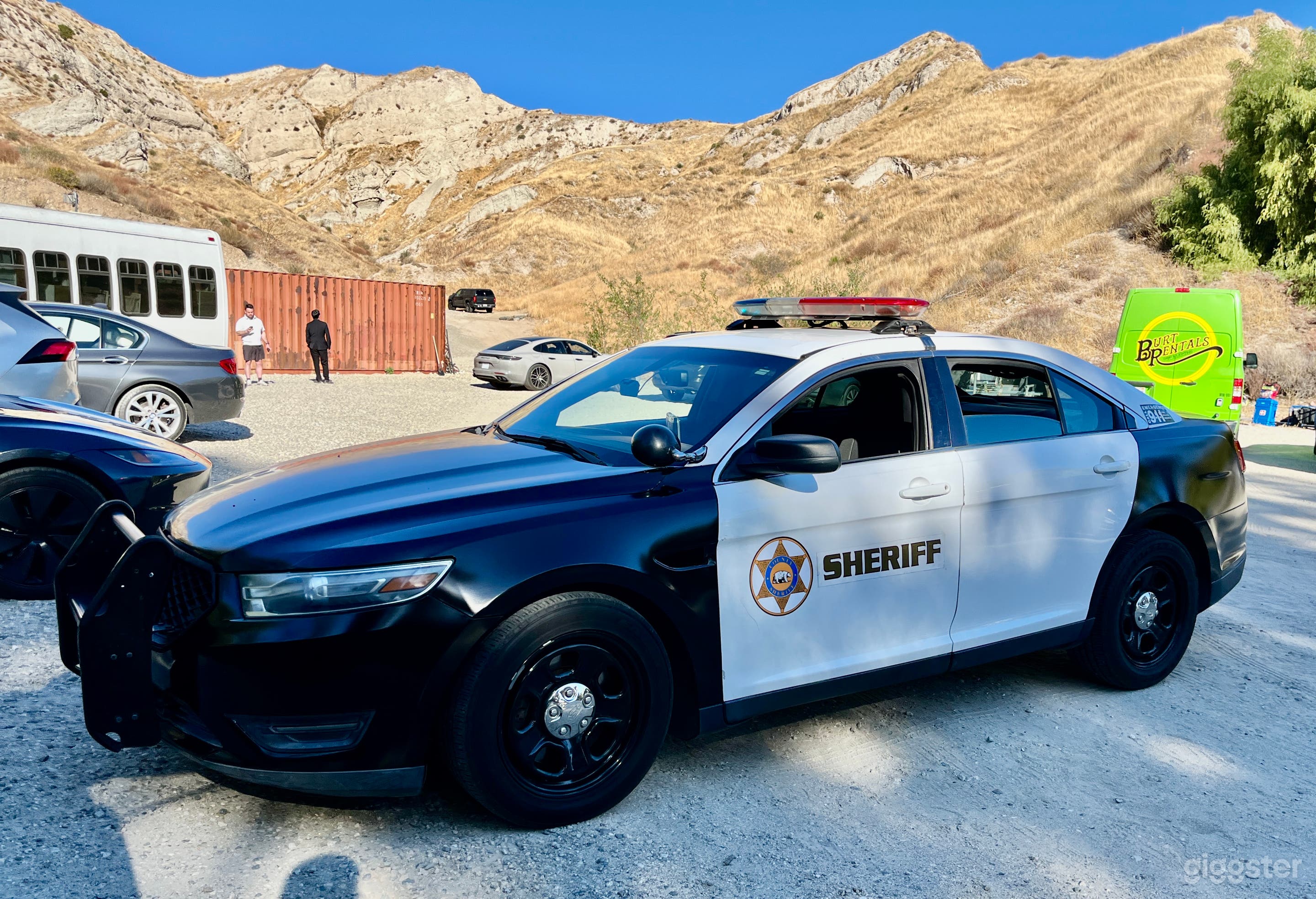 2017 FORD POLICE INTERCEPTOR SEDAN AKA FPIS AKA FORD TAURUS WITH LAPD DECALS FOR FILM PURPOSES.